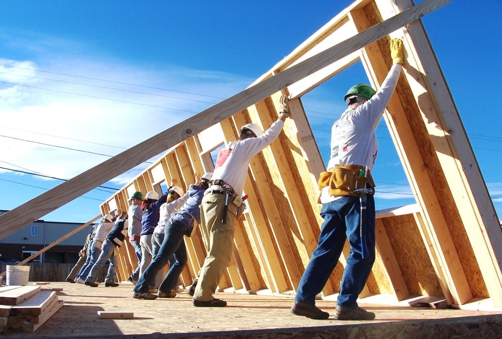 WallRaising_Good_BlueSky_2016.jpg